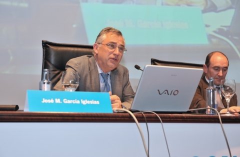 Jos&eacute; M. Garc&iacute;a Iglesias, departamento de Historia da Arte da Universidade de Santiago de Compostela - Xornadas sobre paisaxe con cidade ao fondo: cultura, patrimonio e administración